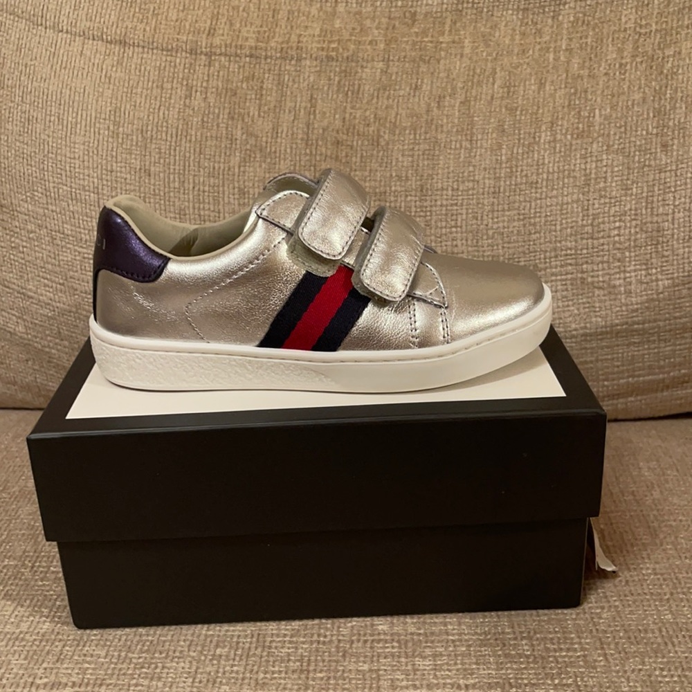 Silver Gucci kids sneakers size 26